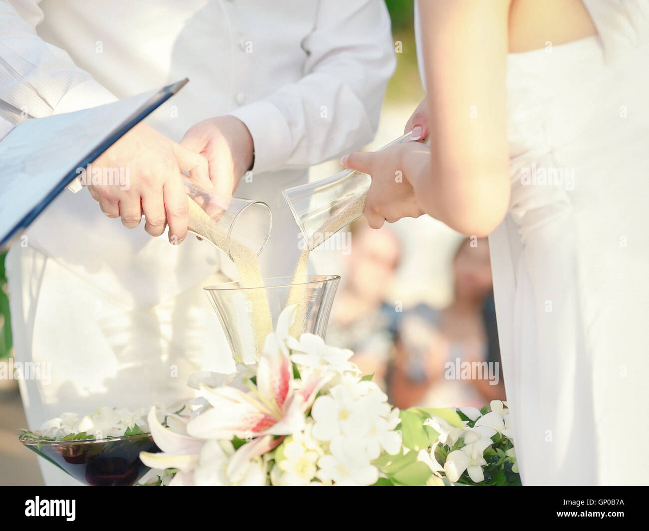 Matrimonio cerimonia sabbia. vintage processo colore. Foto Stock