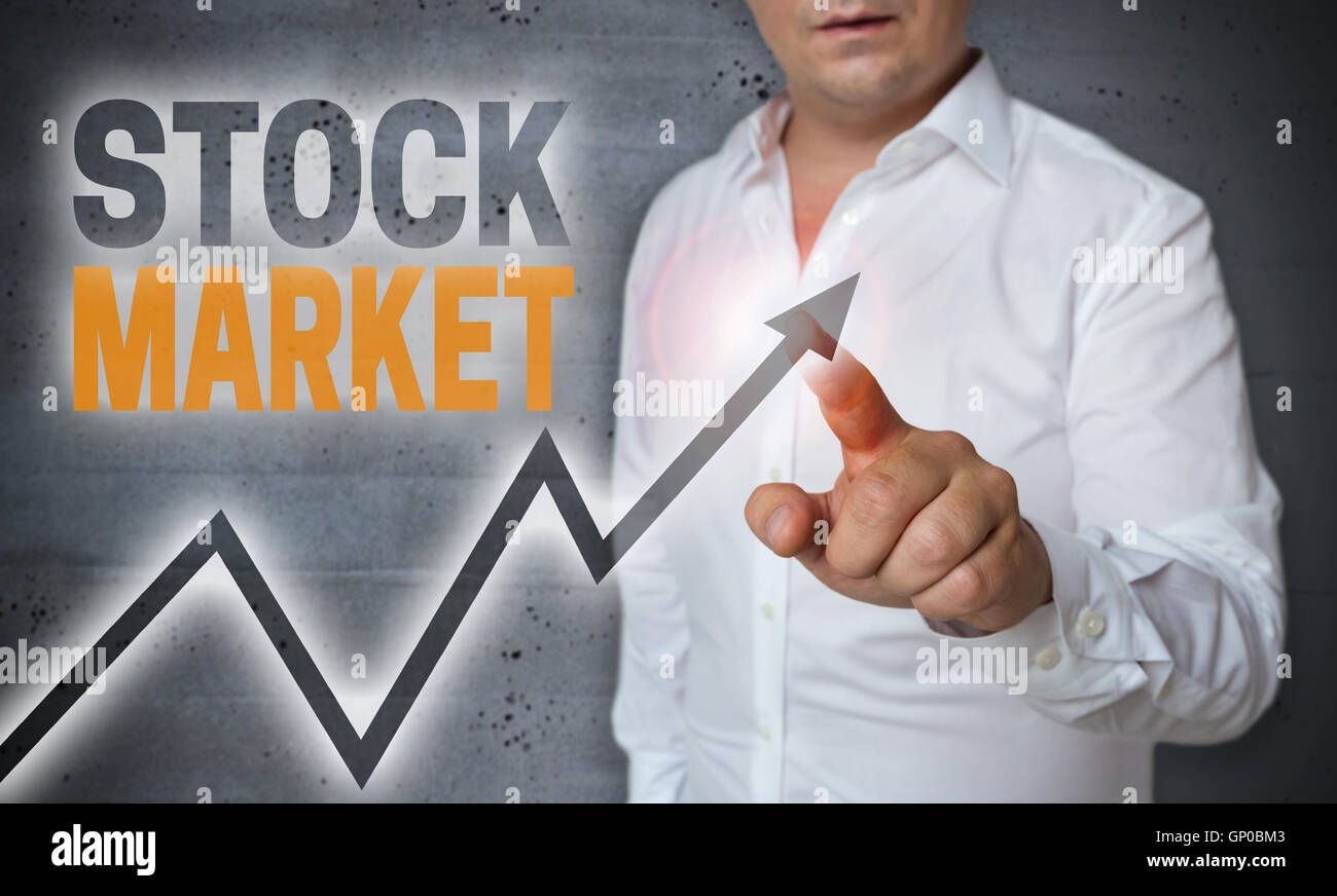 Il mercato azionario il touchscreen è operato dall'uomo. Foto Stock