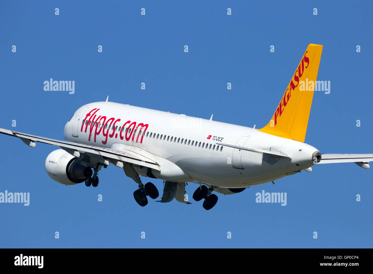 Pegasus Airlines Airbus A320 il decollo dall'aeroporto Schiphol di Amsterdam Foto Stock