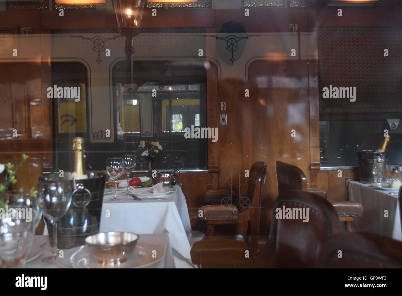 La Dutch Railway Museum di Utrecht è che mostra questo treni internazionali, carrozza ristorante Foto Stock