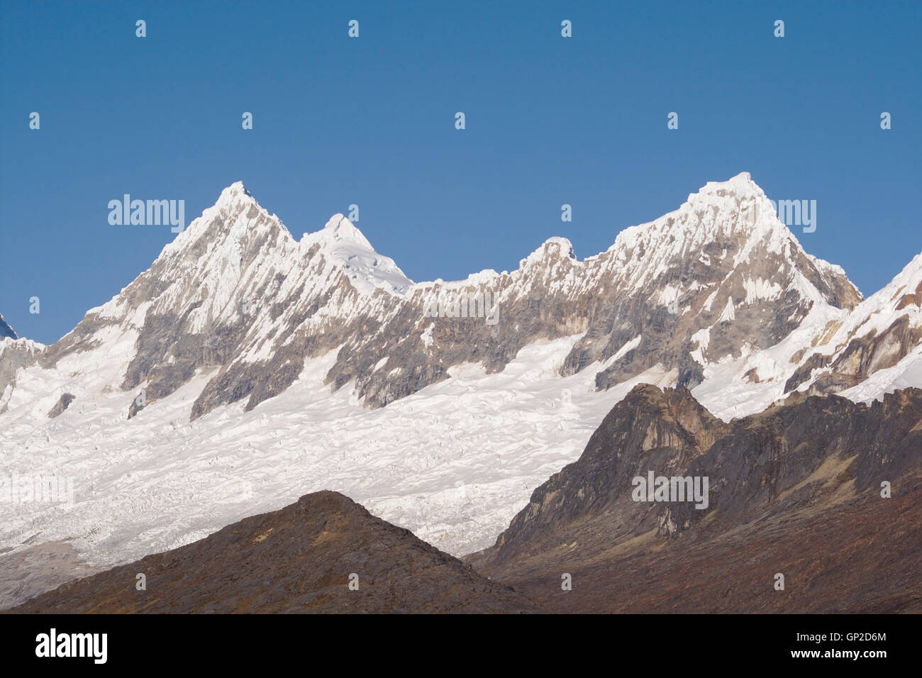 Nevado Piramide, Nevado Parón, vista dall'Alto de Pucaraju Pass, Cordillera Blanca, Perù Foto Stock