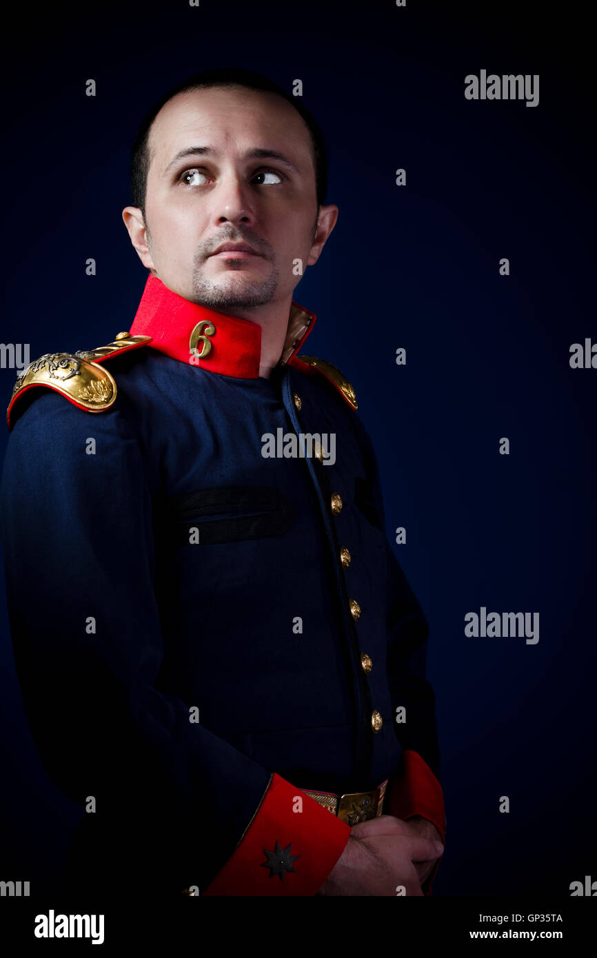 L'uomo indossando giacca militare del XIX secolo esercito spagnolo Foto Stock