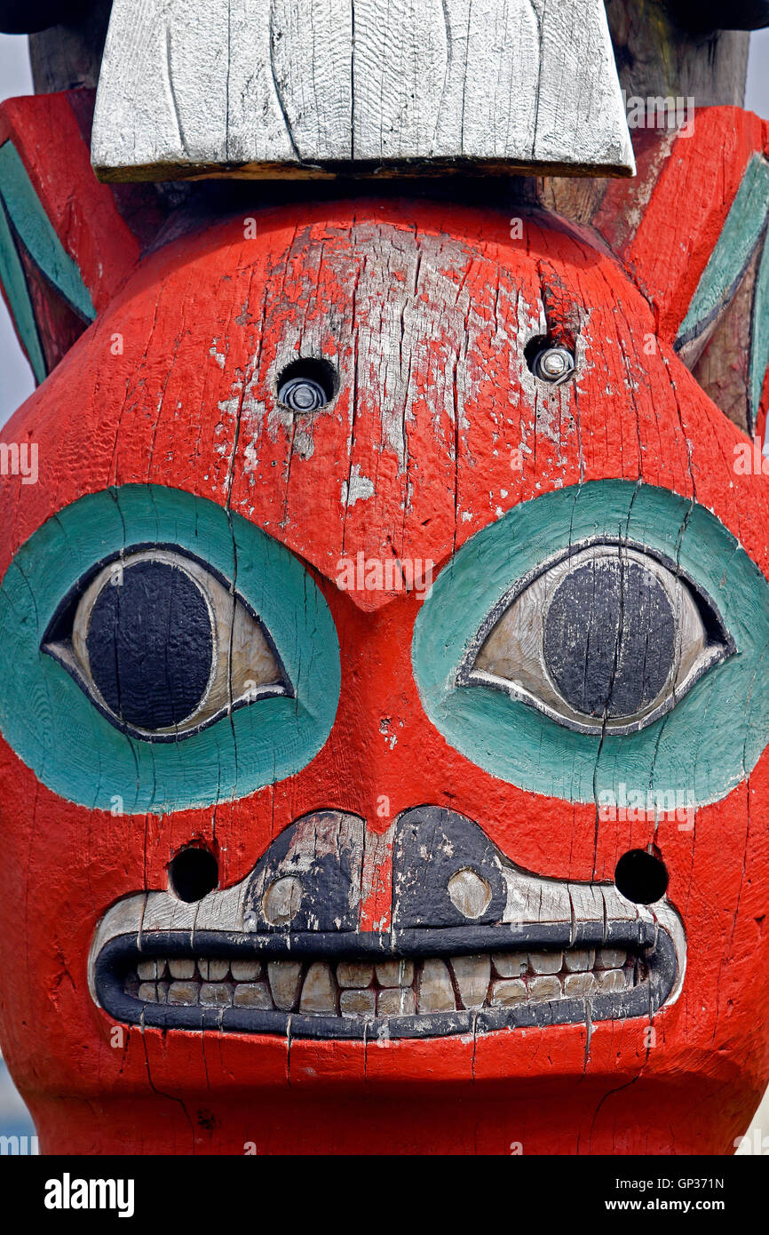 Dettaglio Baranof Totem Pole Sitka Baranof Island Alaska all'interno del passaggio a sud-est di Alaska USA Foto Stock