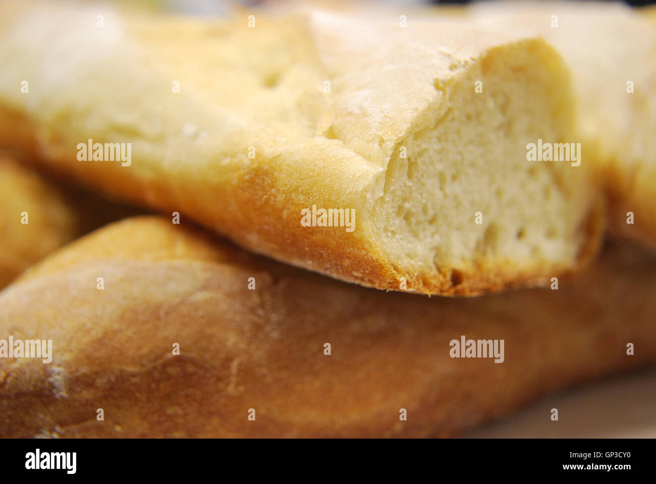 Baguette francesi - pane appena sfornato in casa Foto Stock