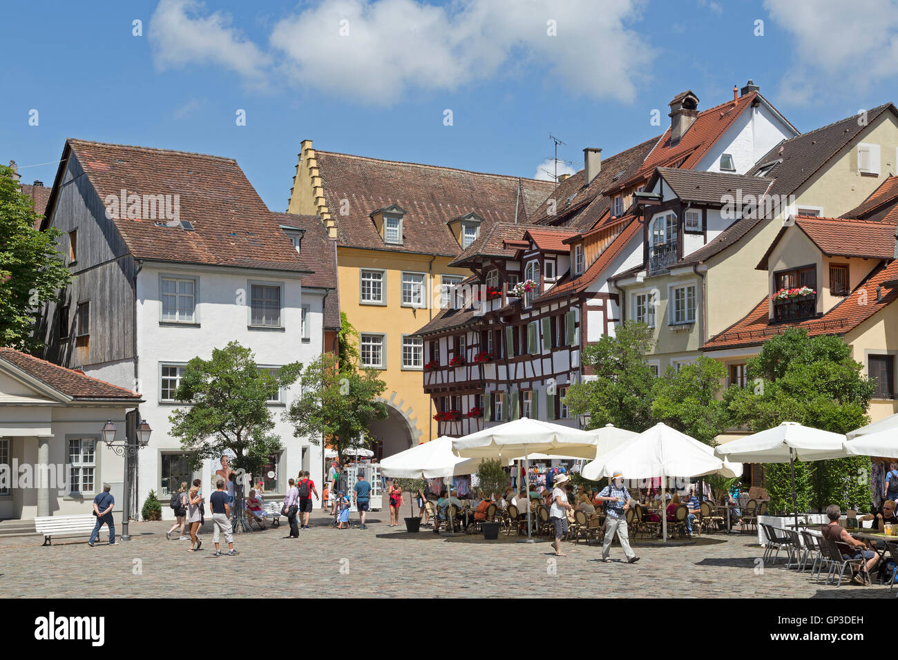 Piazza antistante il castello nuovo, città alta, Meersburg, Lago di Costanza, Baden-Wuerttemberg, Germania Foto Stock