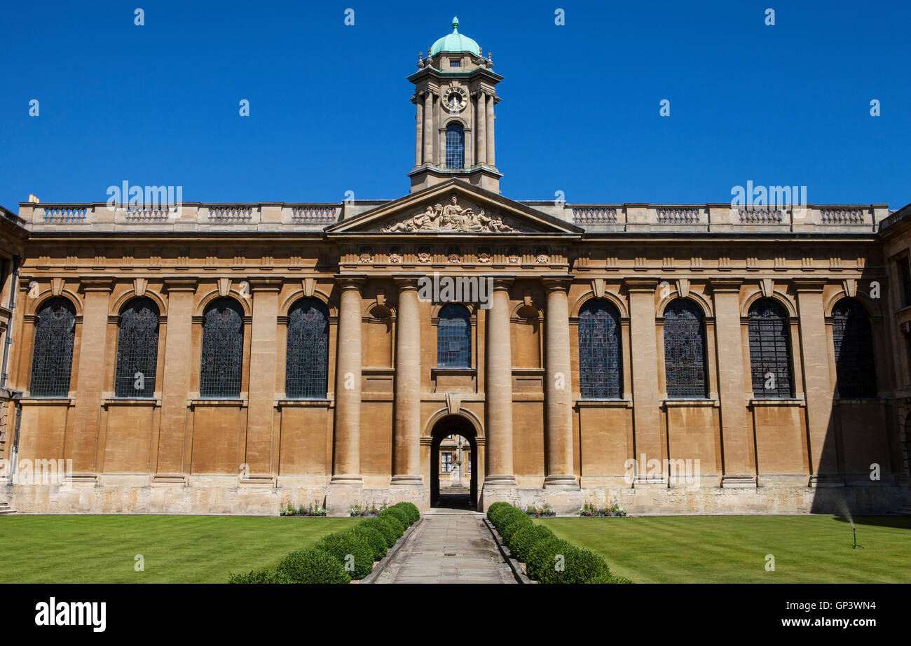 Una vista dentro la principale quad del Queens College di Oxford. Foto Stock