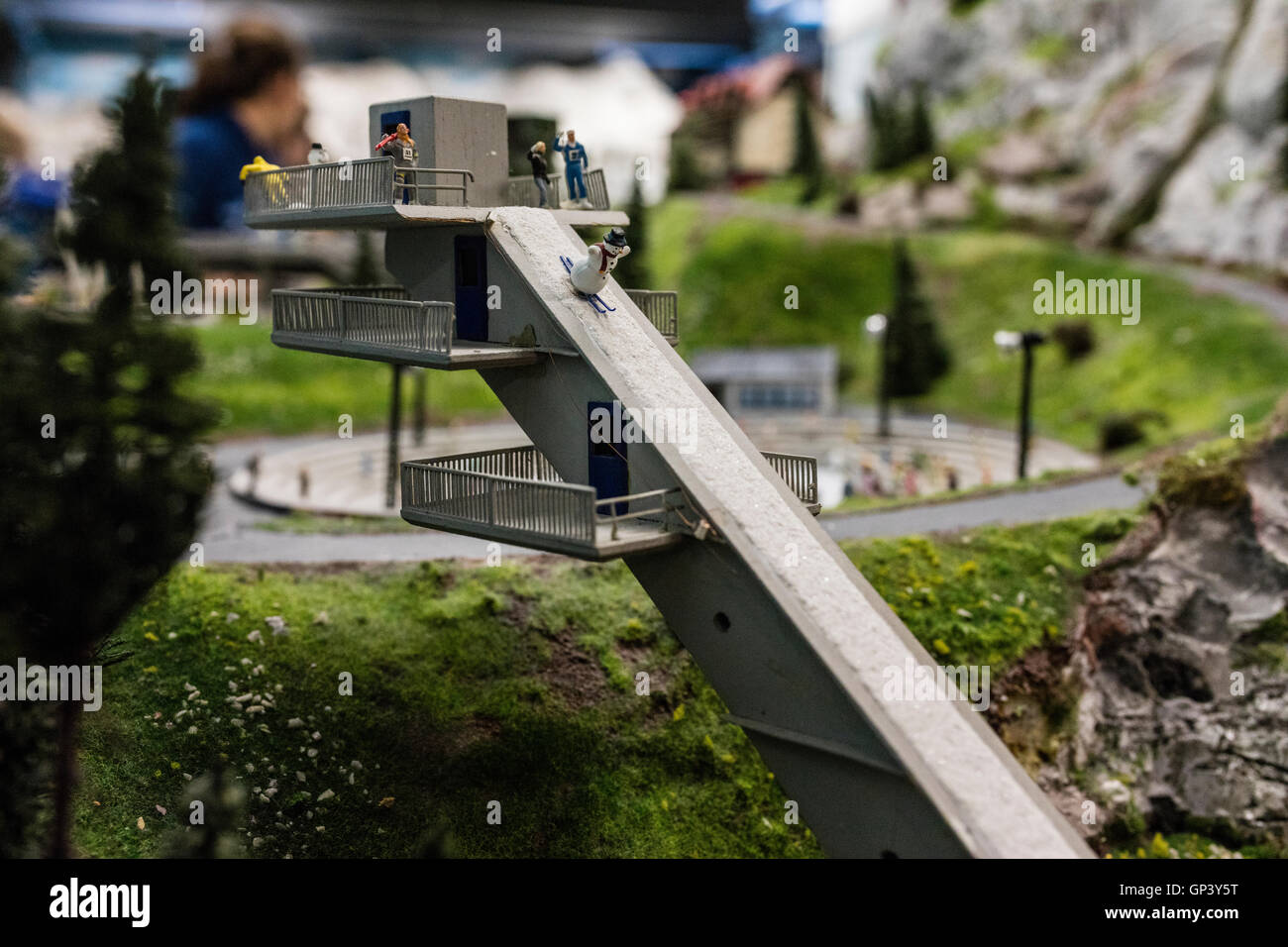 Una visita all'interno del Miniatur Wunderland il modello più grande ferrovia in tutto il mondo Amburgo Germania del Nord Europa Foto Stock