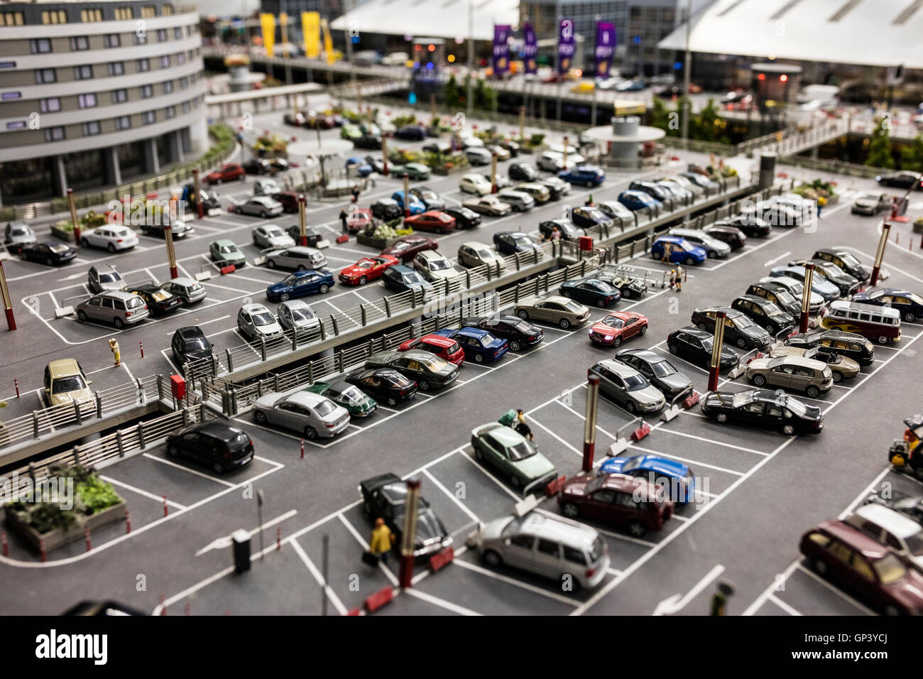 Una visita all'interno del Miniatur Wunderland il modello più grande ferrovia in tutto il mondo Amburgo Germania del Nord Europa Foto Stock