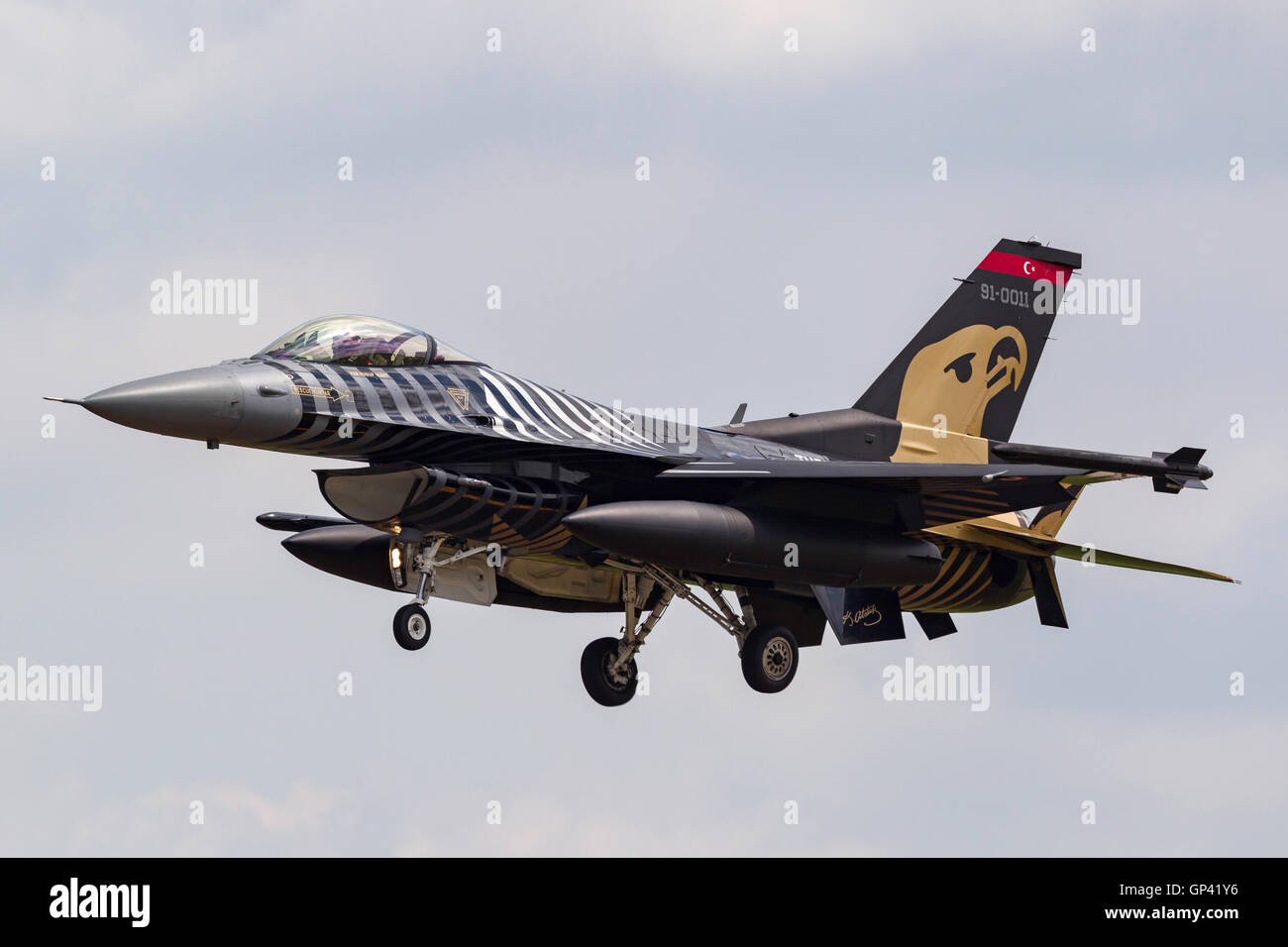 Turkish Air Force (Türk Hava Kuvvetleri) General Dynamics F-16CG jet noto come 'Solo Turk'. Foto Stock