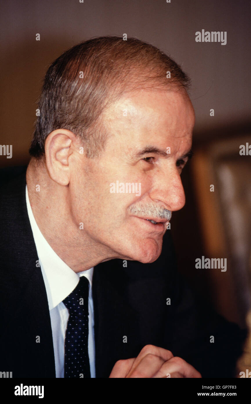 Damasco degli anni novanta - Hafez Al Assad nel palazzo presidenziale di Damasco Foto Stock