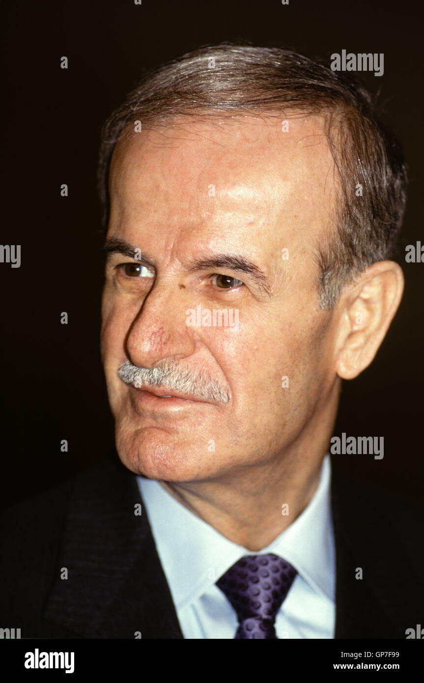 Damasco degli anni novanta - Hafez Al Assad nel palazzo presidenziale di Damasco Foto Stock