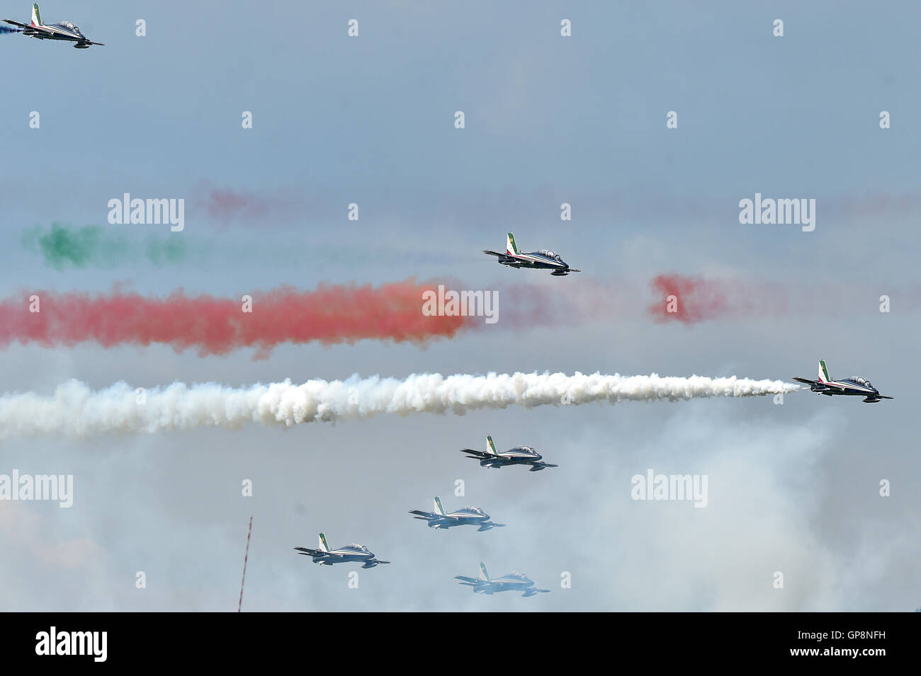 Zeltweg, Austria. 2 Sep, 2016. L'Italia Frecce Tricolori team esegue durante la AirPower 2016 in Zeltweg, Austria, Sett. 2, 2016. Credito: Qian Yi/Xinhua/Alamy Live News Foto Stock