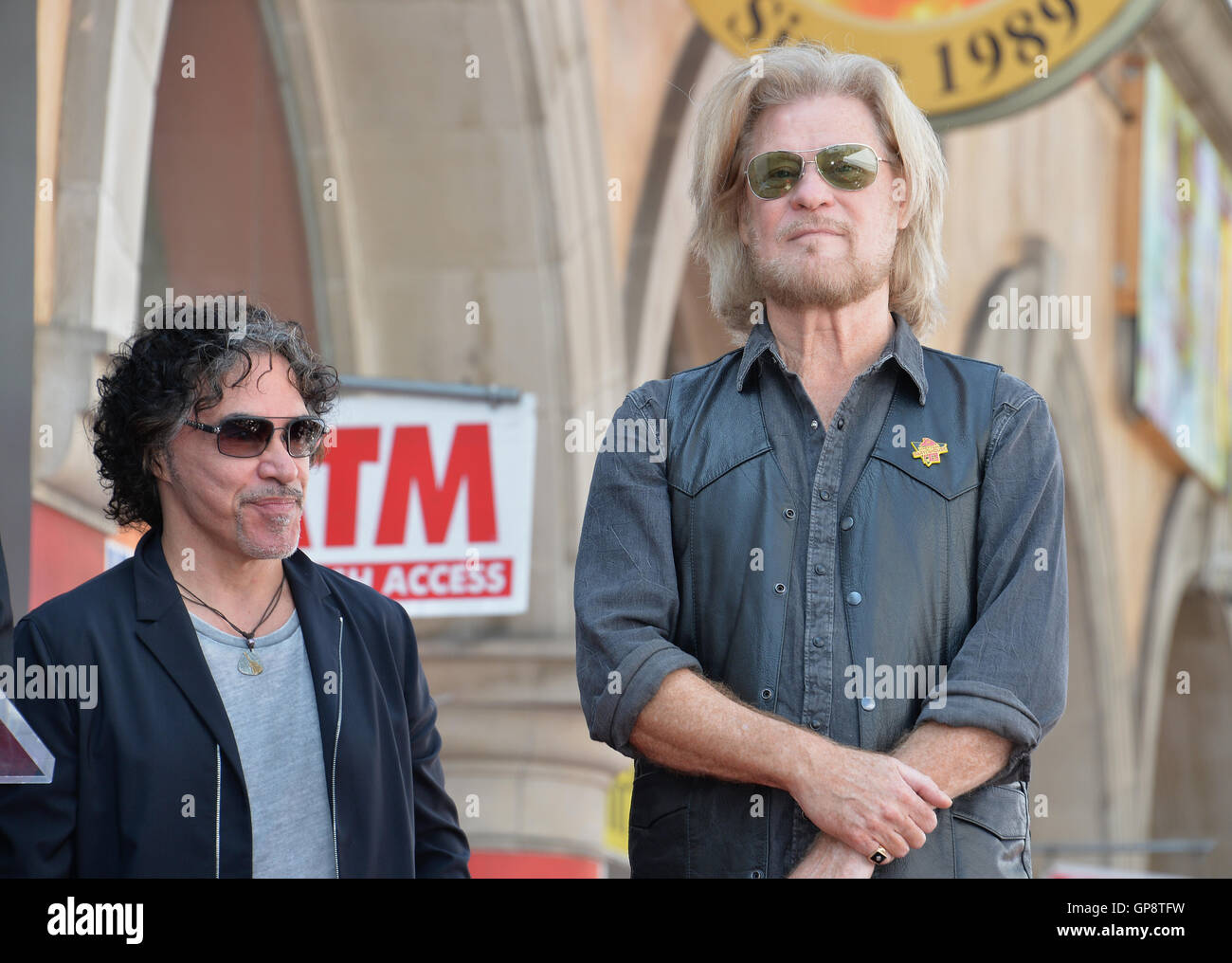Hollywood, California, USA. Il 2 settembre, 2016. Daryl Hall & John Oates all'Hollywood Walk of Fame star cerimonia in onore di musicisti Daryl Hall & John Oates. Immagine: Sarah Stewart Credito: Sarah Stewart/Alamy Live News Foto Stock