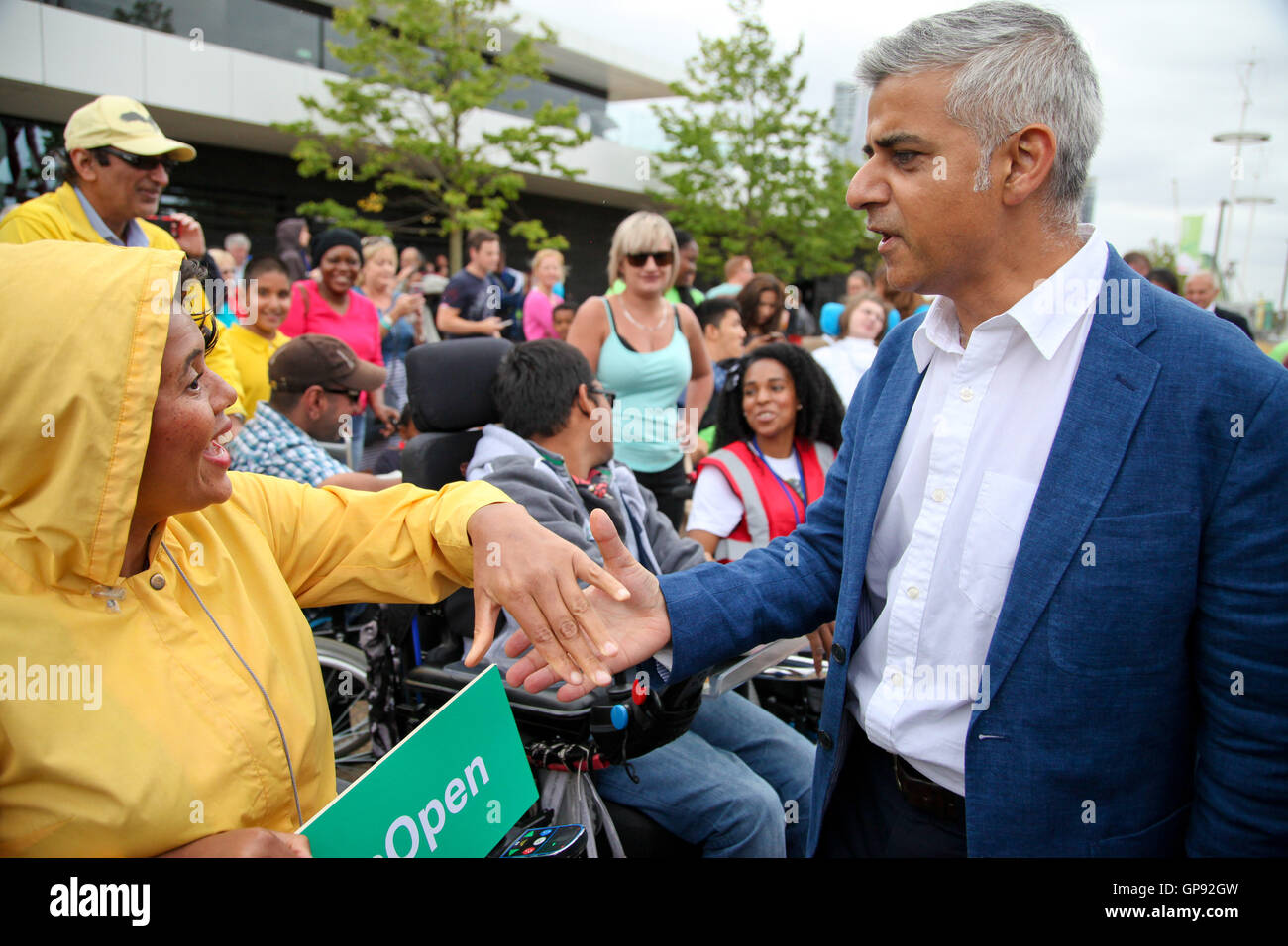 Queen Elizabeth Olympic Park, London, Regno Unito - 03 set 2016 National Paralympic Day e la Liberty Festival è una due giorni di evento in Queen Elizabeth Olympic Park davanti a Rio 2016 Giochi Paralimpici. Agli spettatori del festival hanno la possibilità di entrare nello spirito paralimpico provando le diverse disabilità e inclusive sport., presentata dalla British Paralympic Associazione ParalympicsGB del carnevale e motivare a est, una comunità locale progetto sportivo. Credito: Dinendra Haria/Alamy Live News Foto Stock