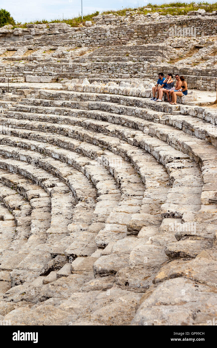 L'Anfiteatro, Segesta sito archeologico, Segesta, in provincia di Trapani, Sicilia, Italia Foto Stock
