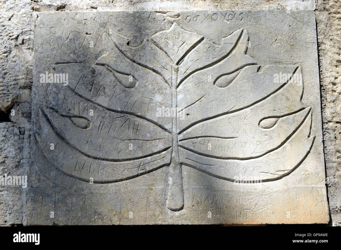 Foglio per incidere su una parete con graffiti. Foto Stock