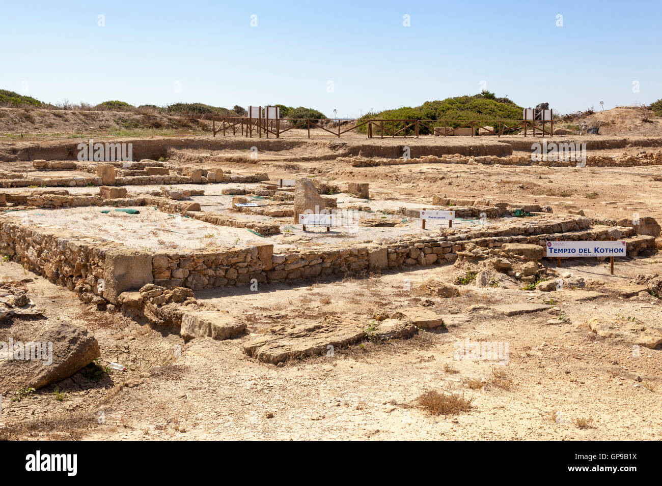 Tempio del Kothon nelle rovine archeologiche, Mozia, vicino Stagnone di Marsala e Trapani, Sicilia, Italia Foto Stock