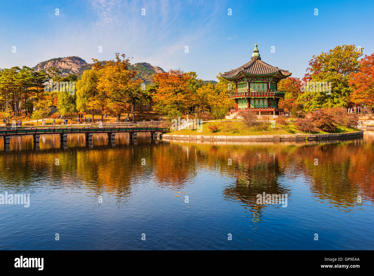 Autunno di Gyeongbokgung Palace a Seoul, Corea. Foto Stock