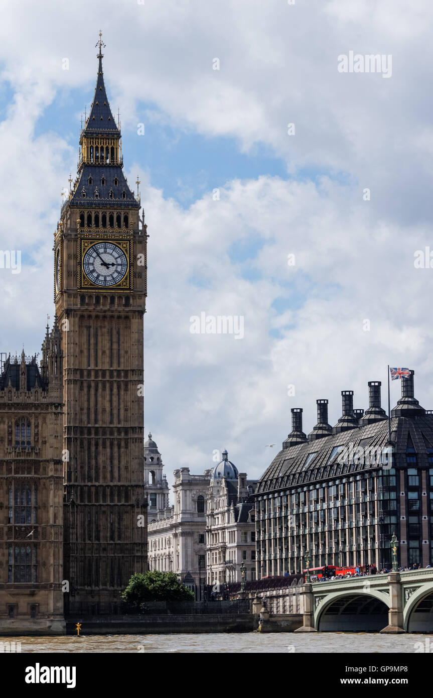 Big Ben presso il Palazzo di Westminster a Londra England Regno Unito Regno Unito Foto Stock