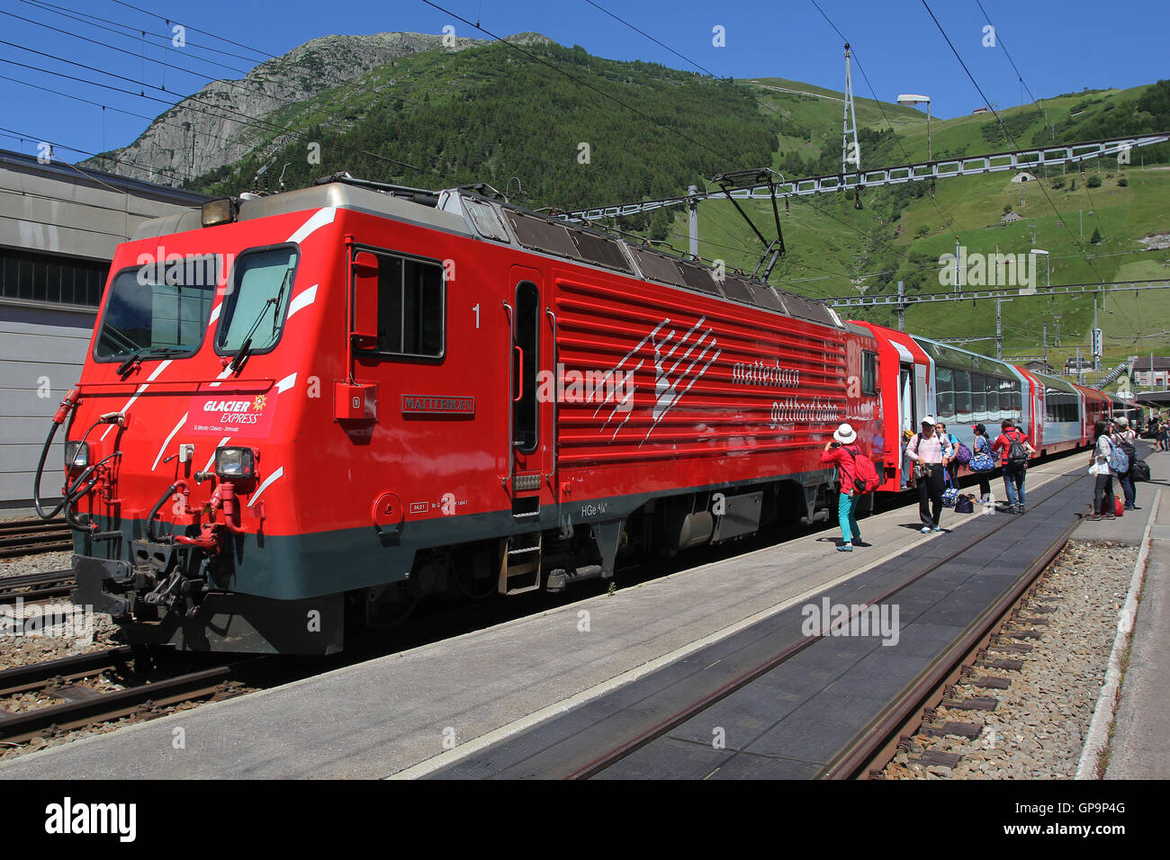 Il Glacier Express in stazione, Svizzera Foto Stock