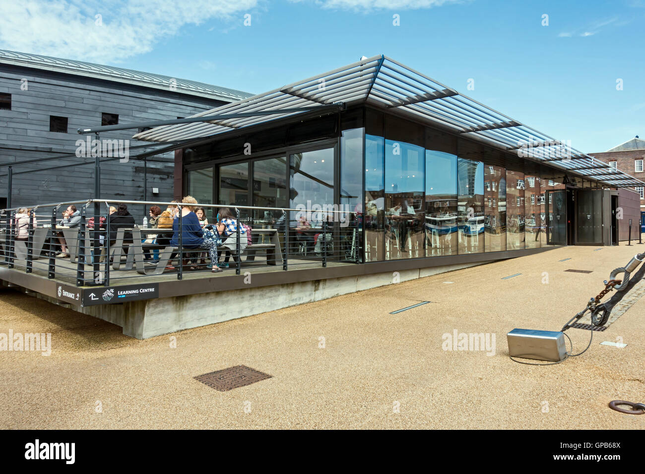 Il cafe a Mary Rose Museum di Portsmouth Historic Dockyard Portsmouth Inghilterra Foto Stock