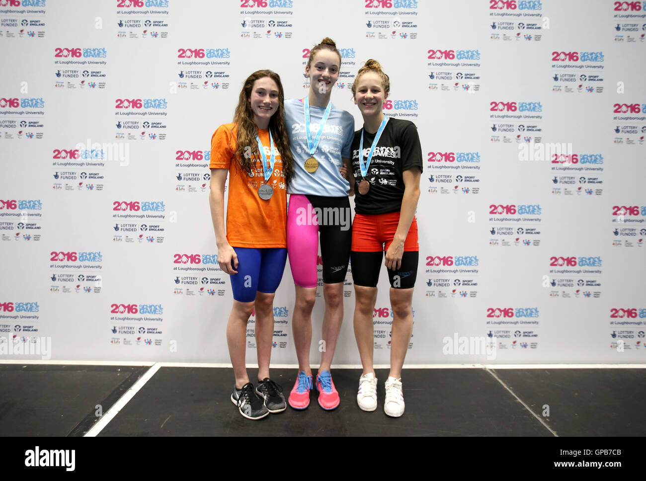 (Sinistra-destra) Annabel Guye-Johnson, Katie Robertson e Amy Bell prendere per il podio per le Donne 100m a rana durante il giorno tre del 2016 Scuola di giochi a Stagno di Forge, Sheffield. Stampa foto di associazione. Picture Data: Sabato 3 settembre, 2016. Foto di credito dovrebbe leggere: Steven Paston/PA FILO Foto Stock