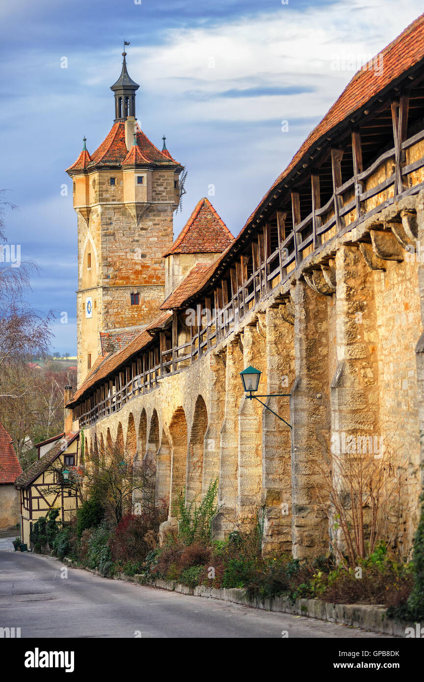 Mura della città medievale di Rothenburg ob der Tauber, Germania Foto Stock
