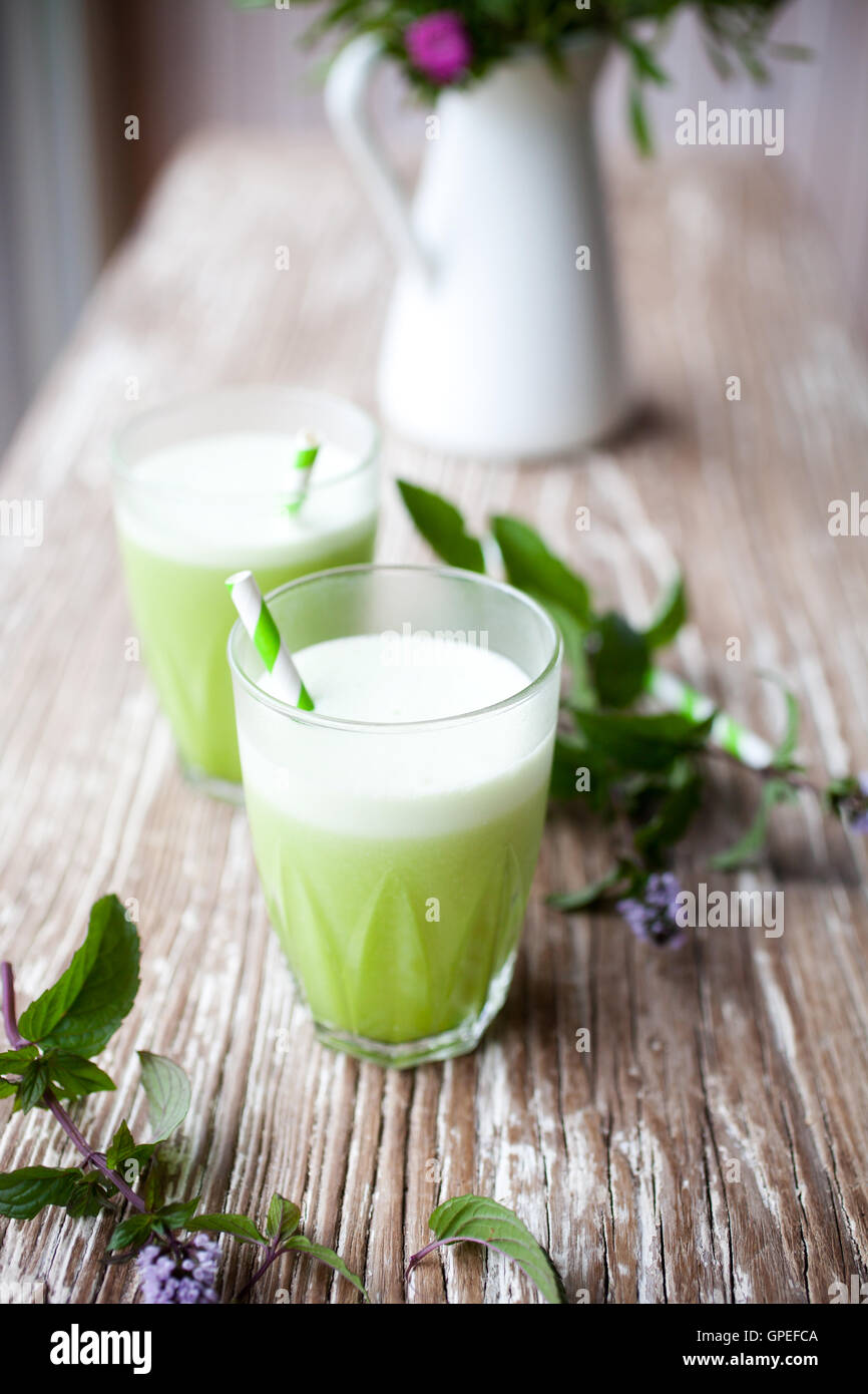 Verde sano di succo da frutta e verdura Foto Stock