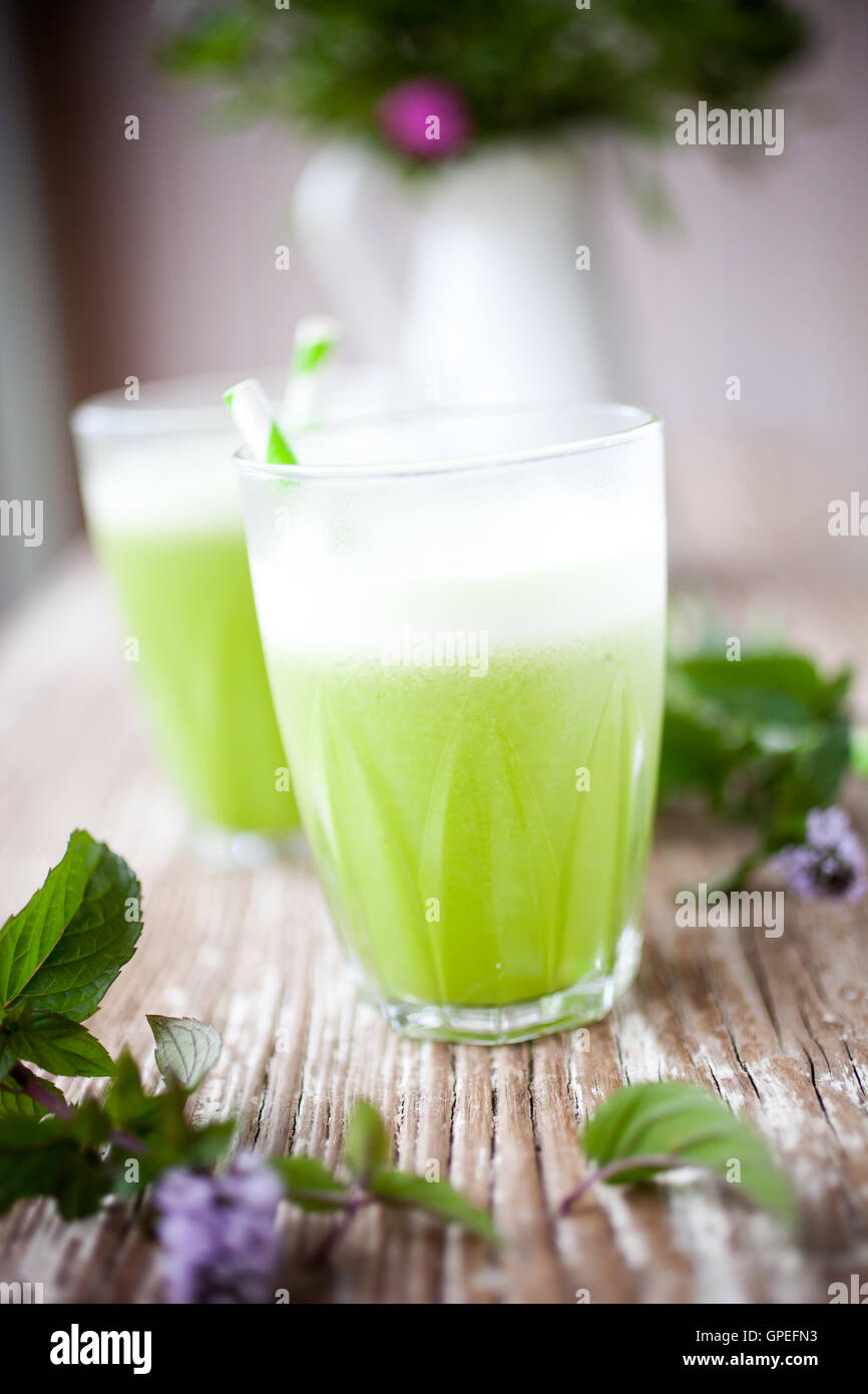 Verde sano di succo da frutta e verdura Foto Stock