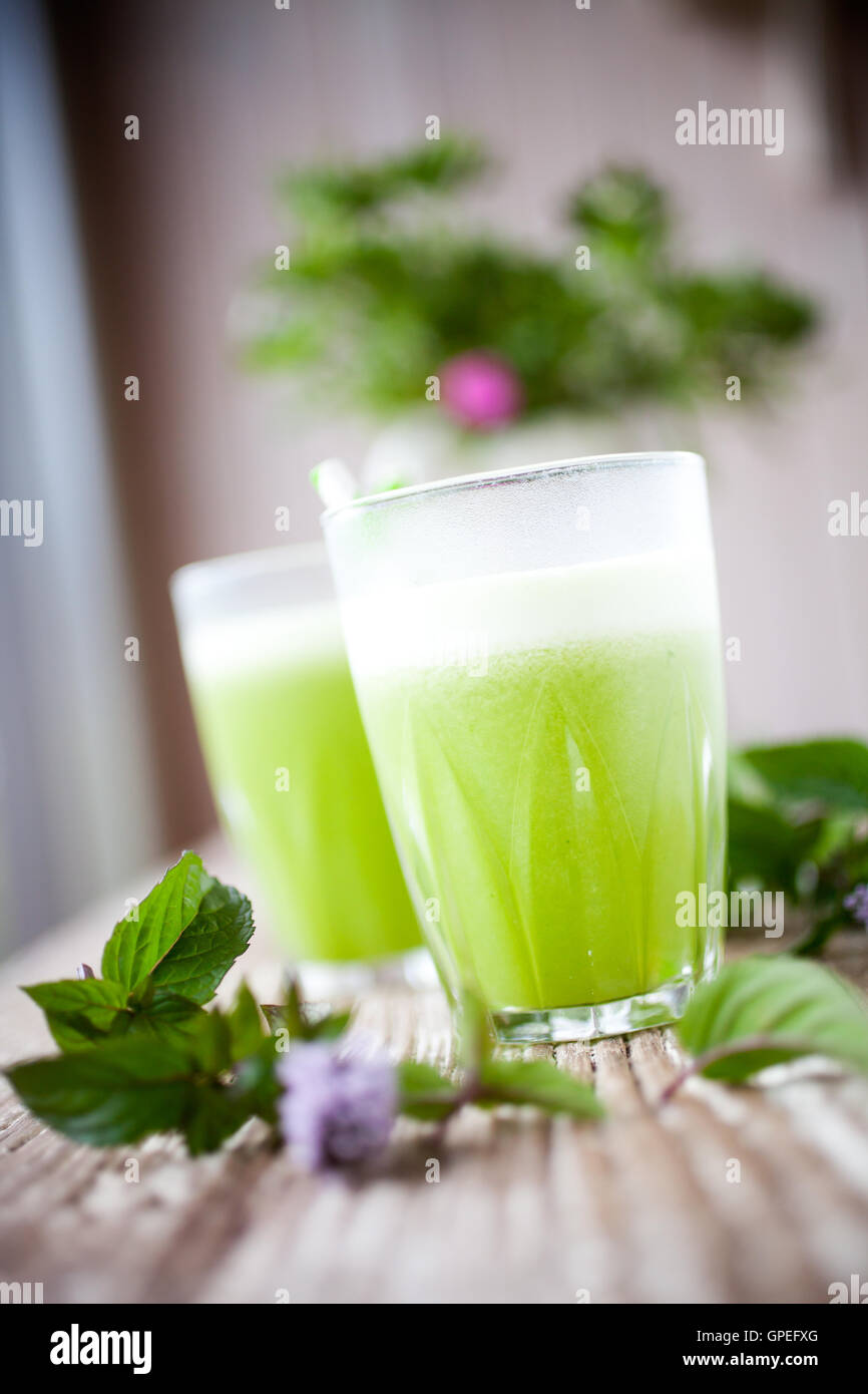 Verde sano di succo da frutta e verdura Foto Stock
