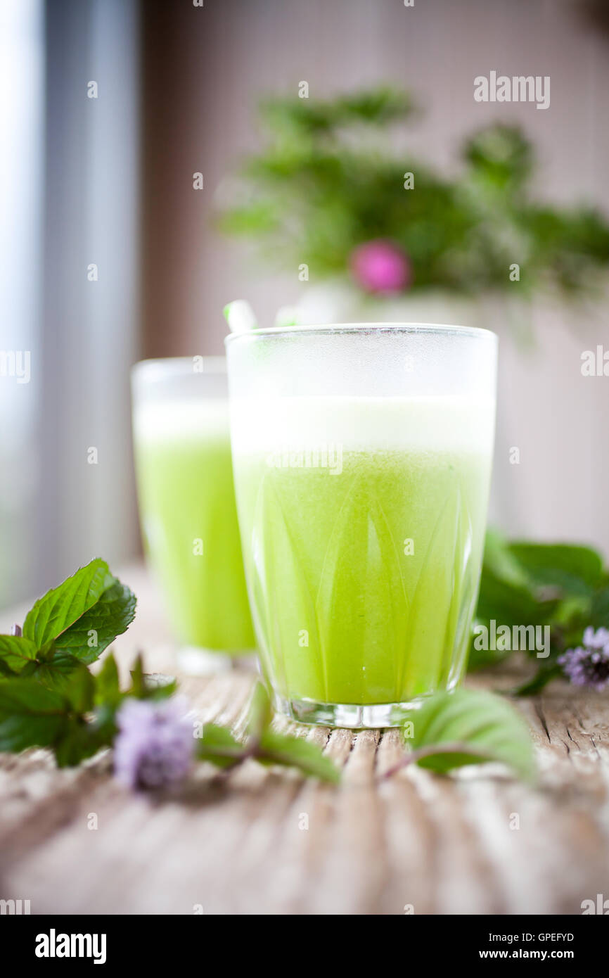 Verde sano di succo da frutta e verdura Foto Stock