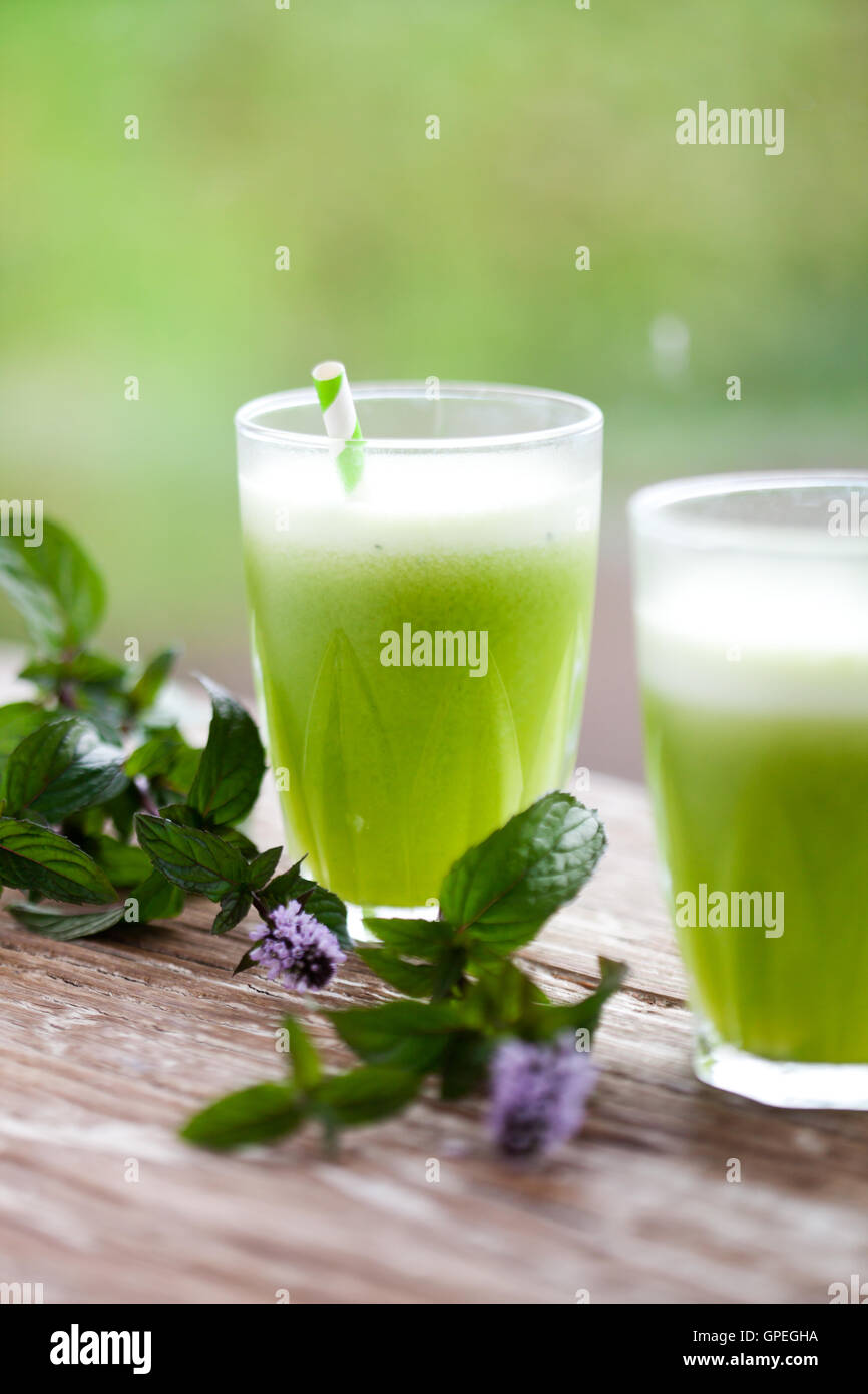 Verde sano di succo da frutta e verdura Foto Stock