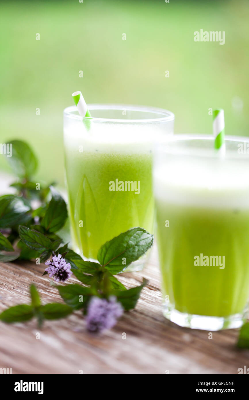 Verde sano di succo da frutta e verdura Foto Stock