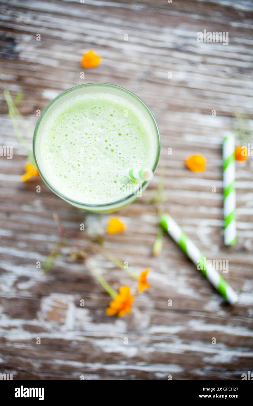 Verde sano di succo da frutta e verdura Foto Stock