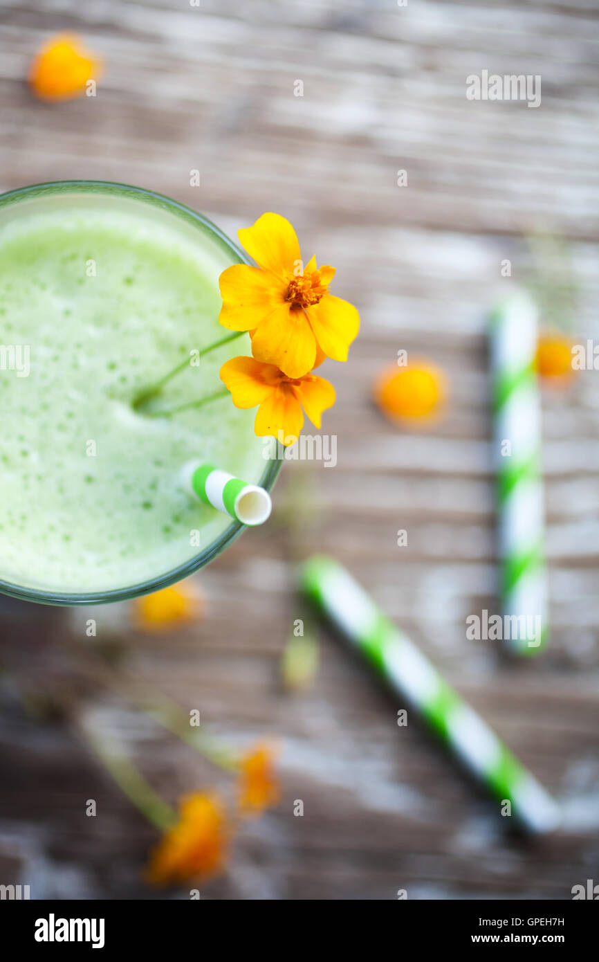 Verde sano di succo da frutta e verdura Foto Stock