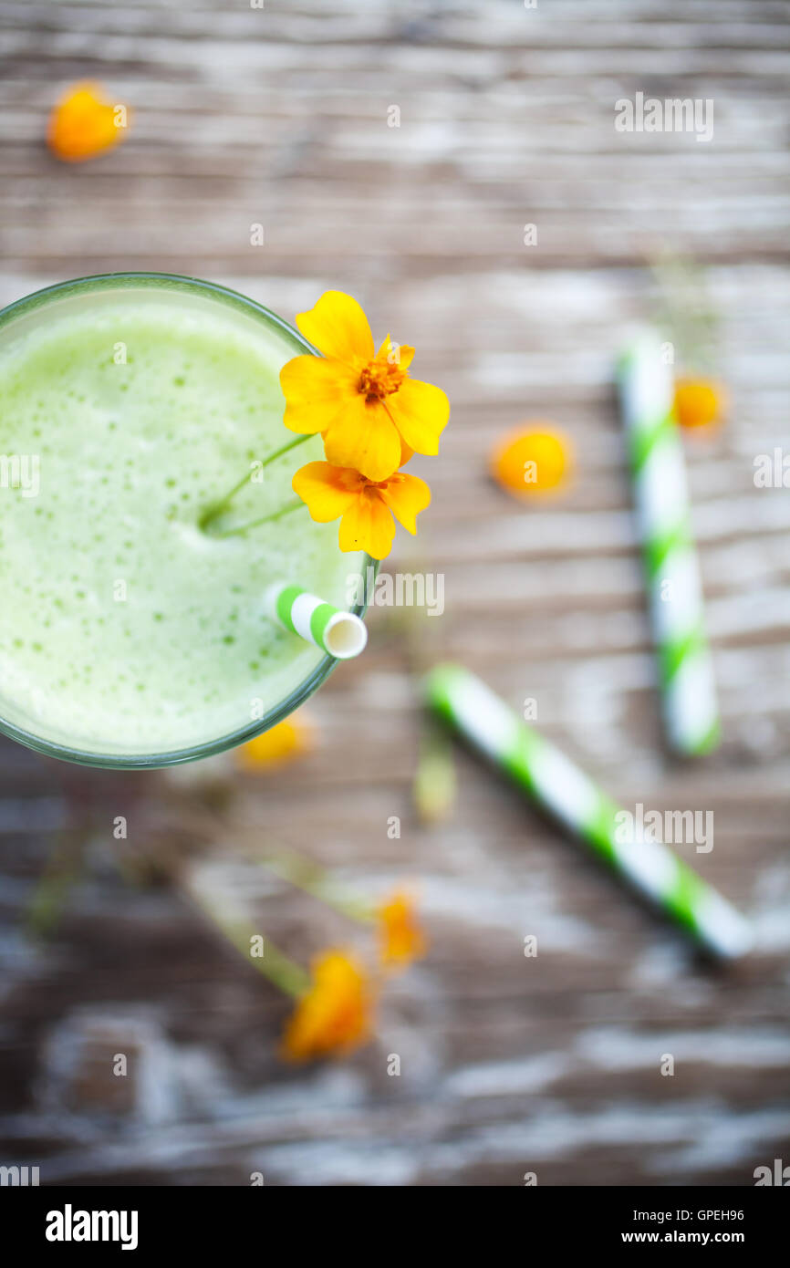 Verde sano di succo da frutta e verdura Foto Stock