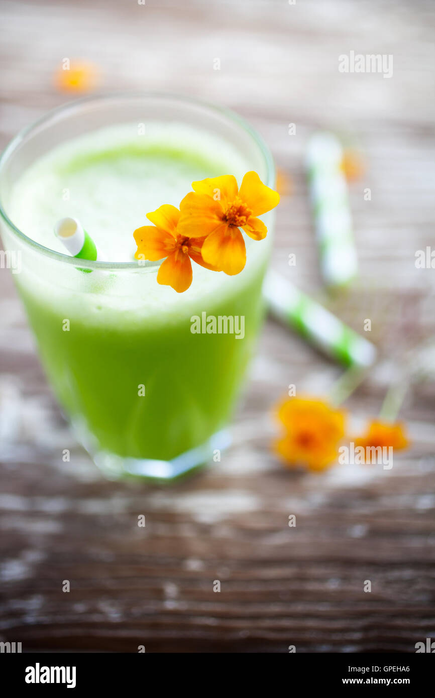 Verde sano di succo da frutta e verdura Foto Stock
