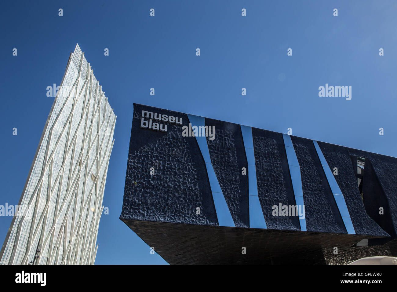 Diagonale 00 e Museu Blau edifici a Barcellona, Spagna Foto Stock