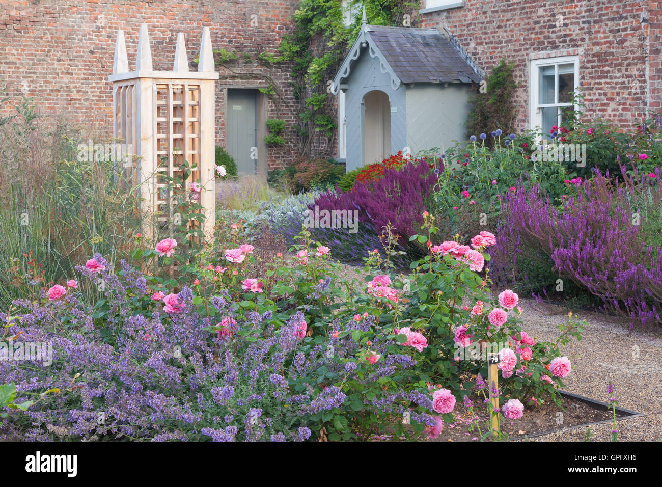 I giardini a Wynyard Hall. Estate, luglio 2016. La tenuta è di proprietà di Sir John Hall. I giardini progettati da Alistair Baldwin. Foto Stock