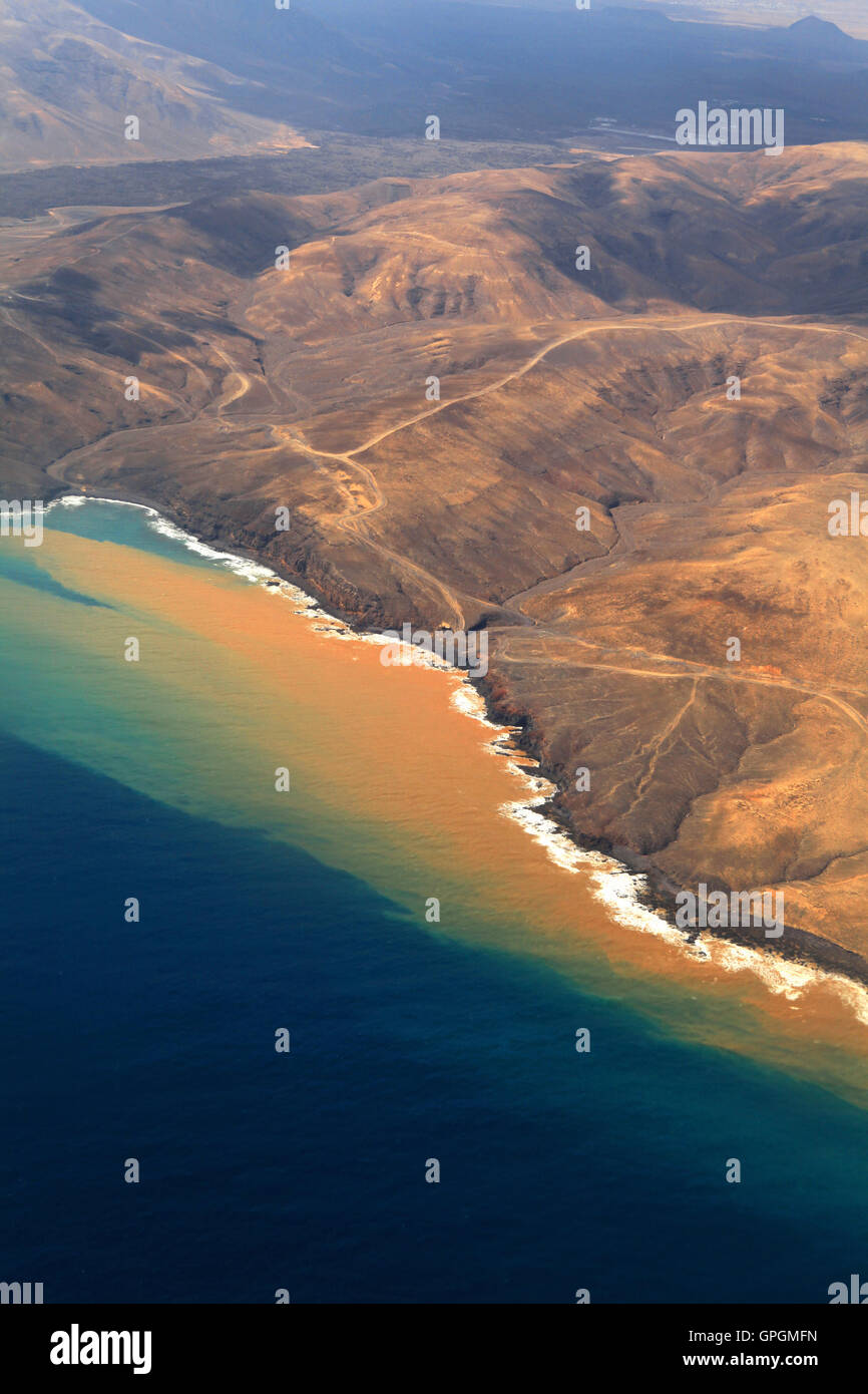 Erosi costa di Fuerteventura, Isole Canarie, Spagna. Vista aerea. Foto Stock