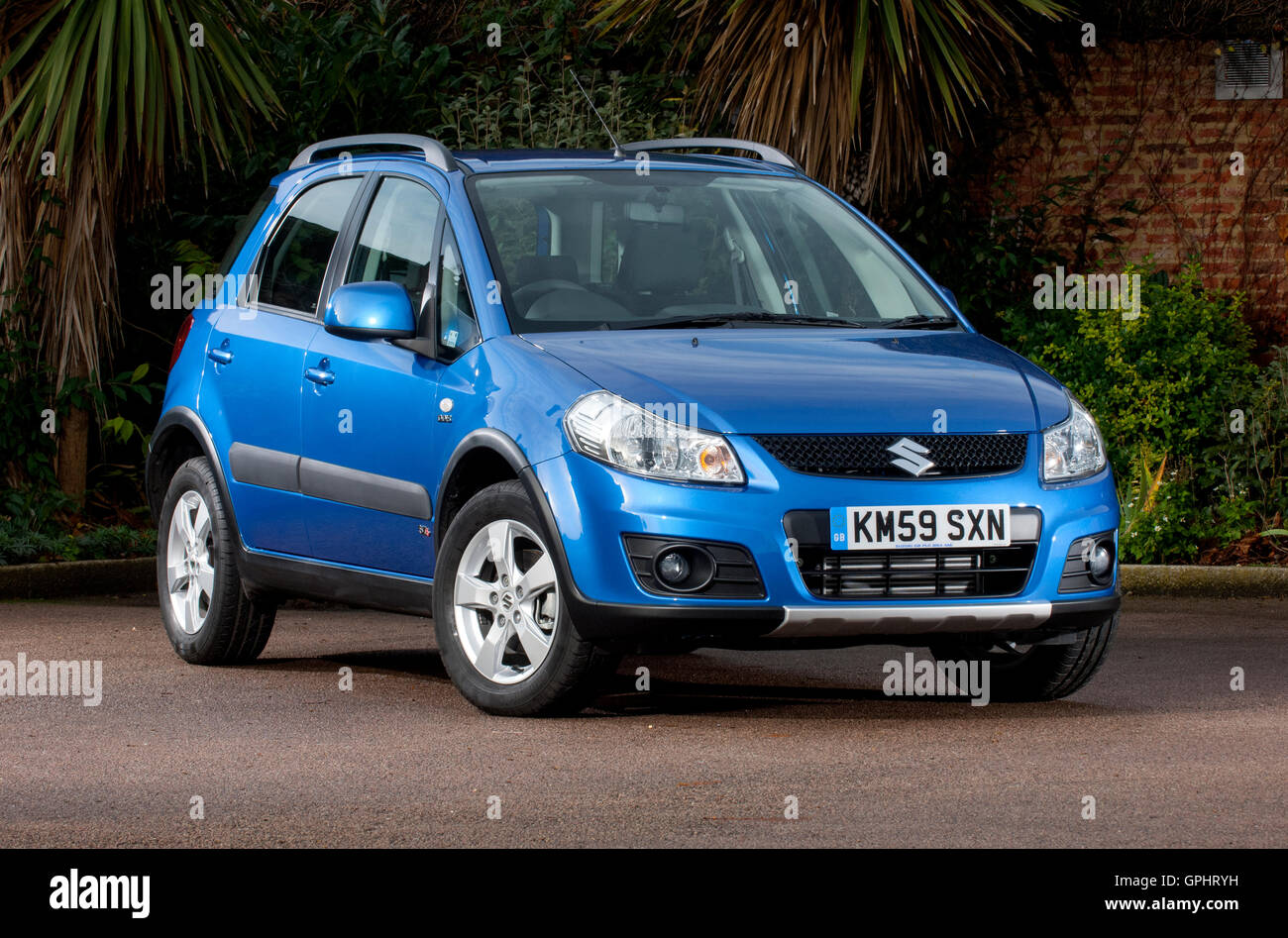 2009 Suzuki Sx4 Compact 4X4 Suv Foto Stock - Alamy