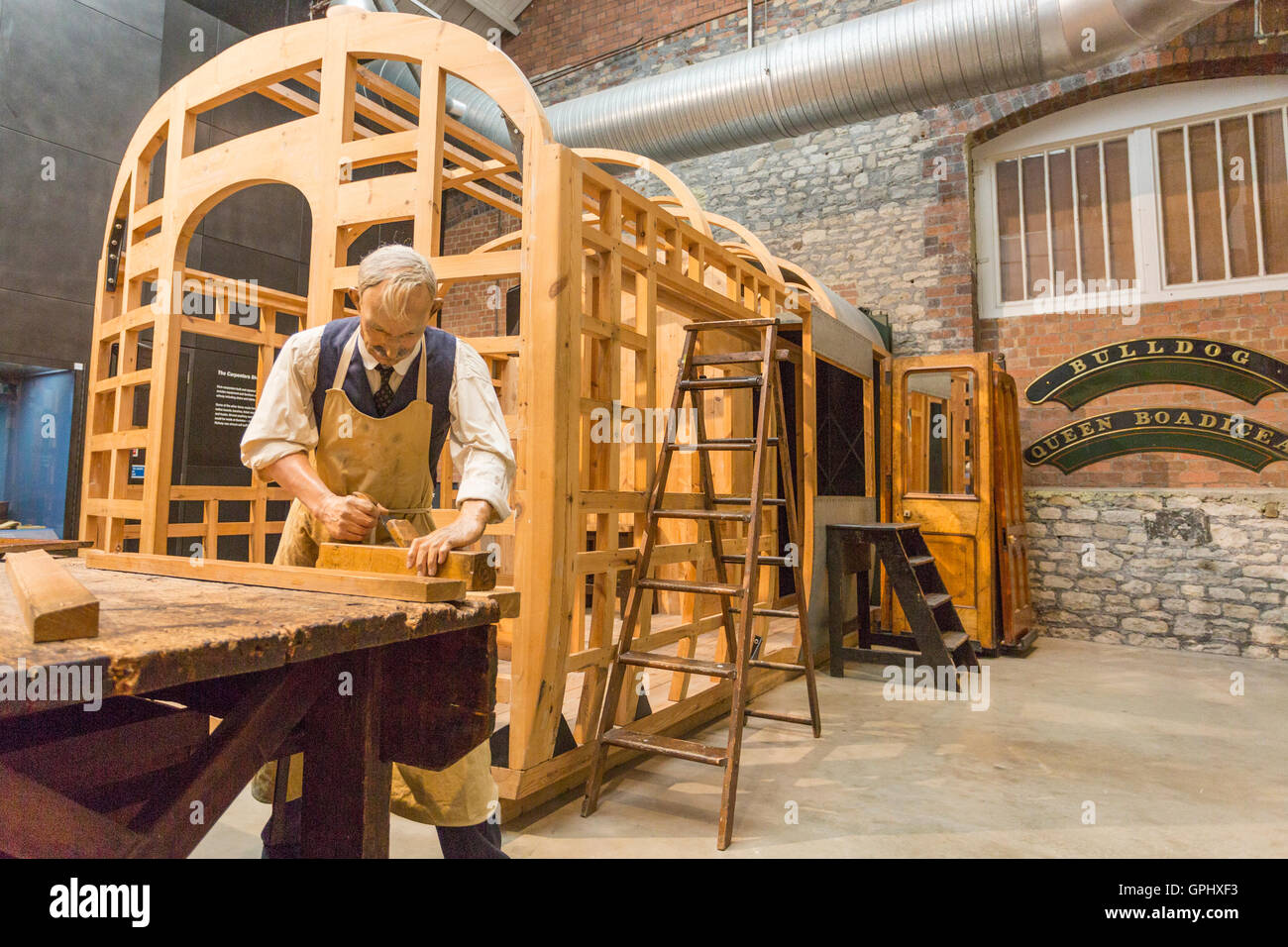 Il carrello builder a uno scenario di lavoro presso il Museo di vapore, Swindon, Wiltshire, Inghilterra, Regno Unito Foto Stock Il carrello builder a uno scenario di lavoro presso il Museo di vapore, Swindon, Wiltshire, Inghilterra, Regno Unito Foto Stock