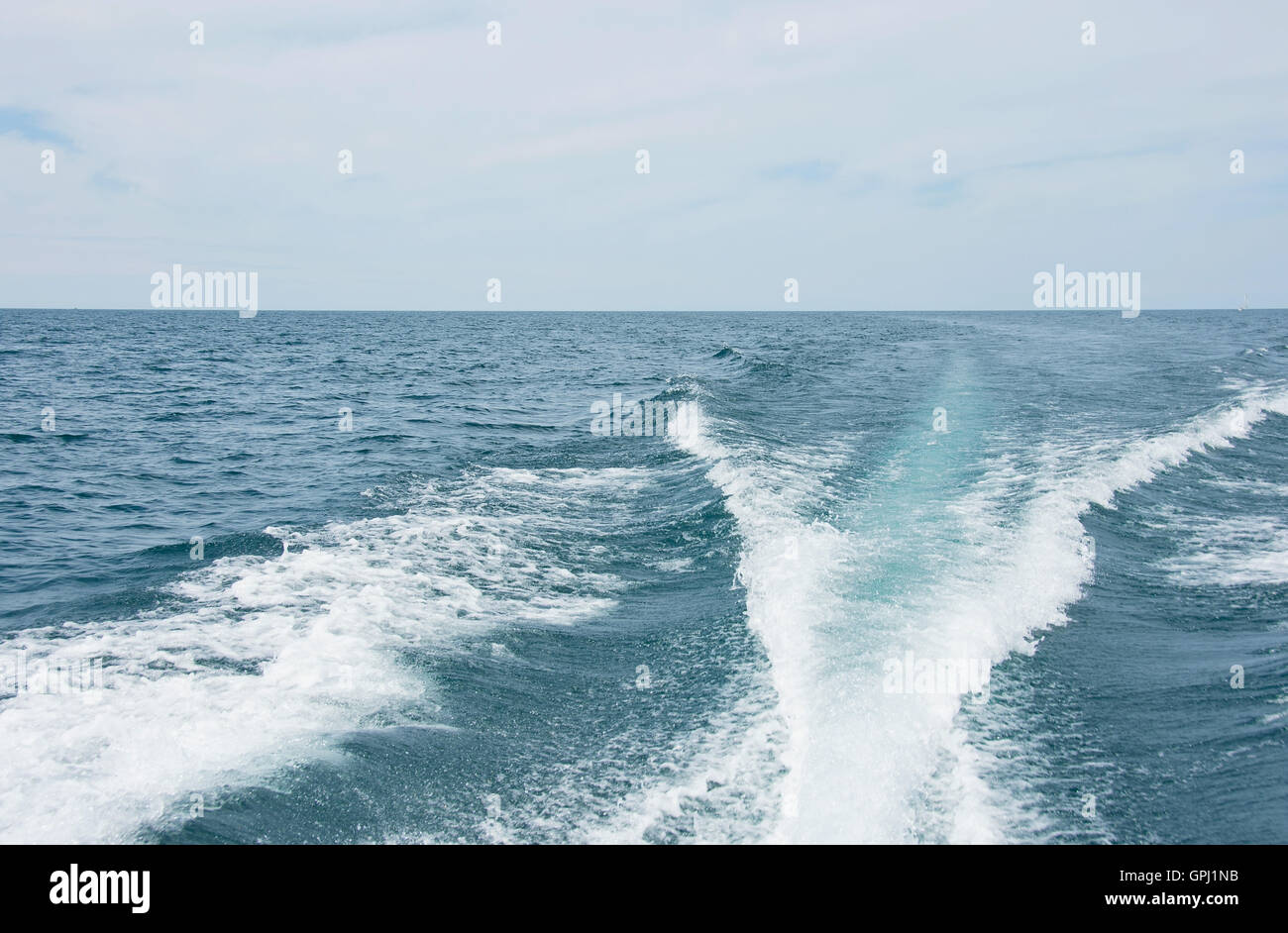 Scia in barca sul Lago Michigan Foto Stock