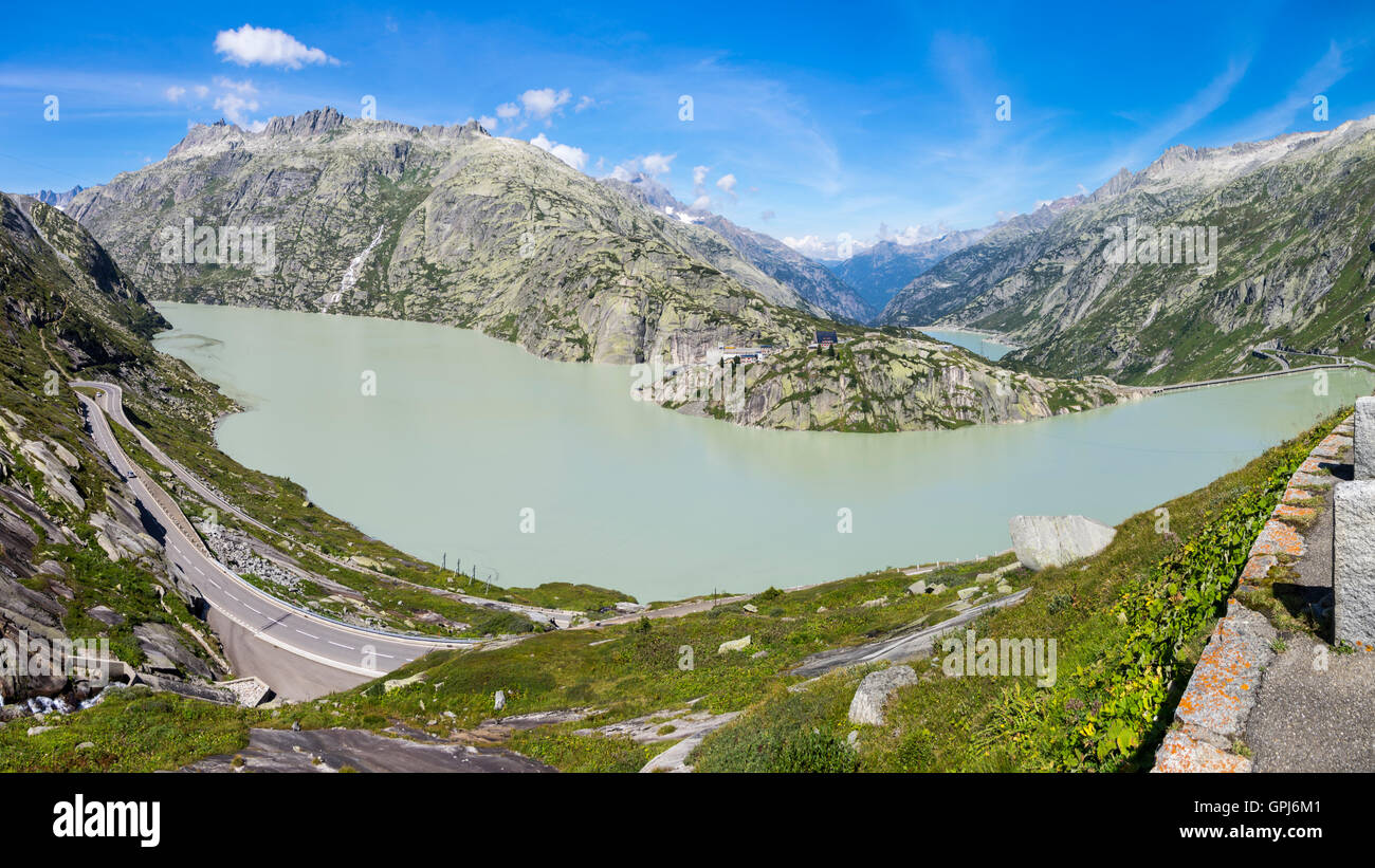 Panorama di Grimselsee, un bacino idroelettrico del Lago nelle alpi svizzere, azionato da KWO. Oberhasli svizzera. Foto Stock