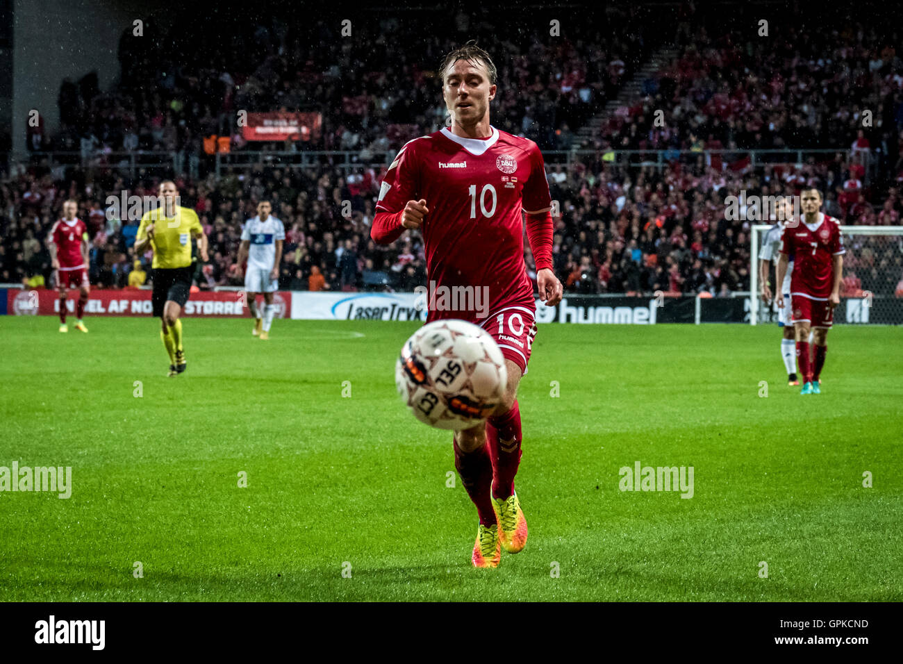 Danimarca, Copenaghen, 4 settembre 2016. Christian Eriksen (10) della Danimarca visto durante la Coppa del Mondo il qualificatore tra la Danimarca e l'Armenia in Telia Parken. Foto Stock