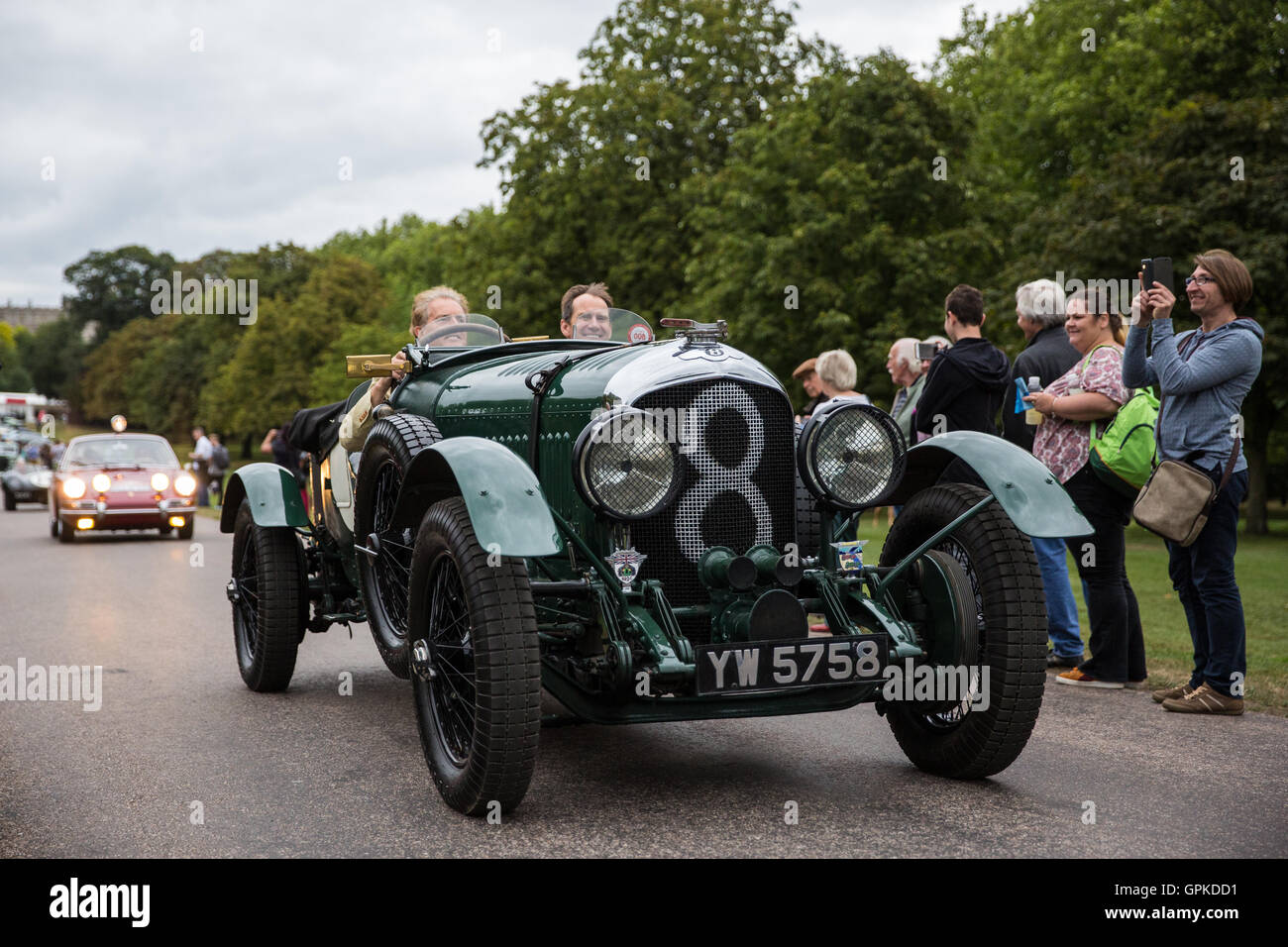 Windsor, Regno Unito. Il 4 settembre, 2016. Un 1928 Bentley 4-5 VP prende parte al Grand partono dal Castello di Windsor il giorno finale del 2016 Concours di eleganza. Il Grand partono dispone di sessanta delle vetture più rari nel mondo. Credito: Mark Kerrison/Alamy Live News Foto Stock