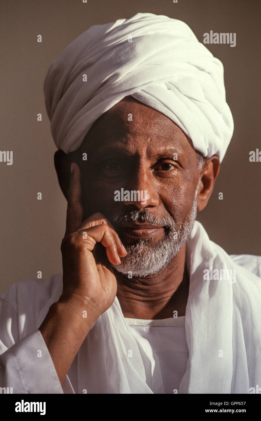 Hassan Al Turabi, sudanesi e religiosi islamici leader politico negli anni novanta, Khartoum. Foto Stock