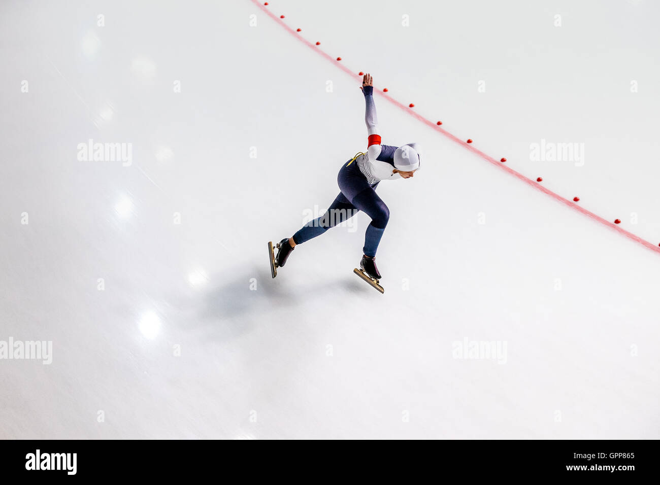 Vista superiore della donna skater sulla gara sprint durante il Summer Cup di pattinaggio di velocità Foto Stock