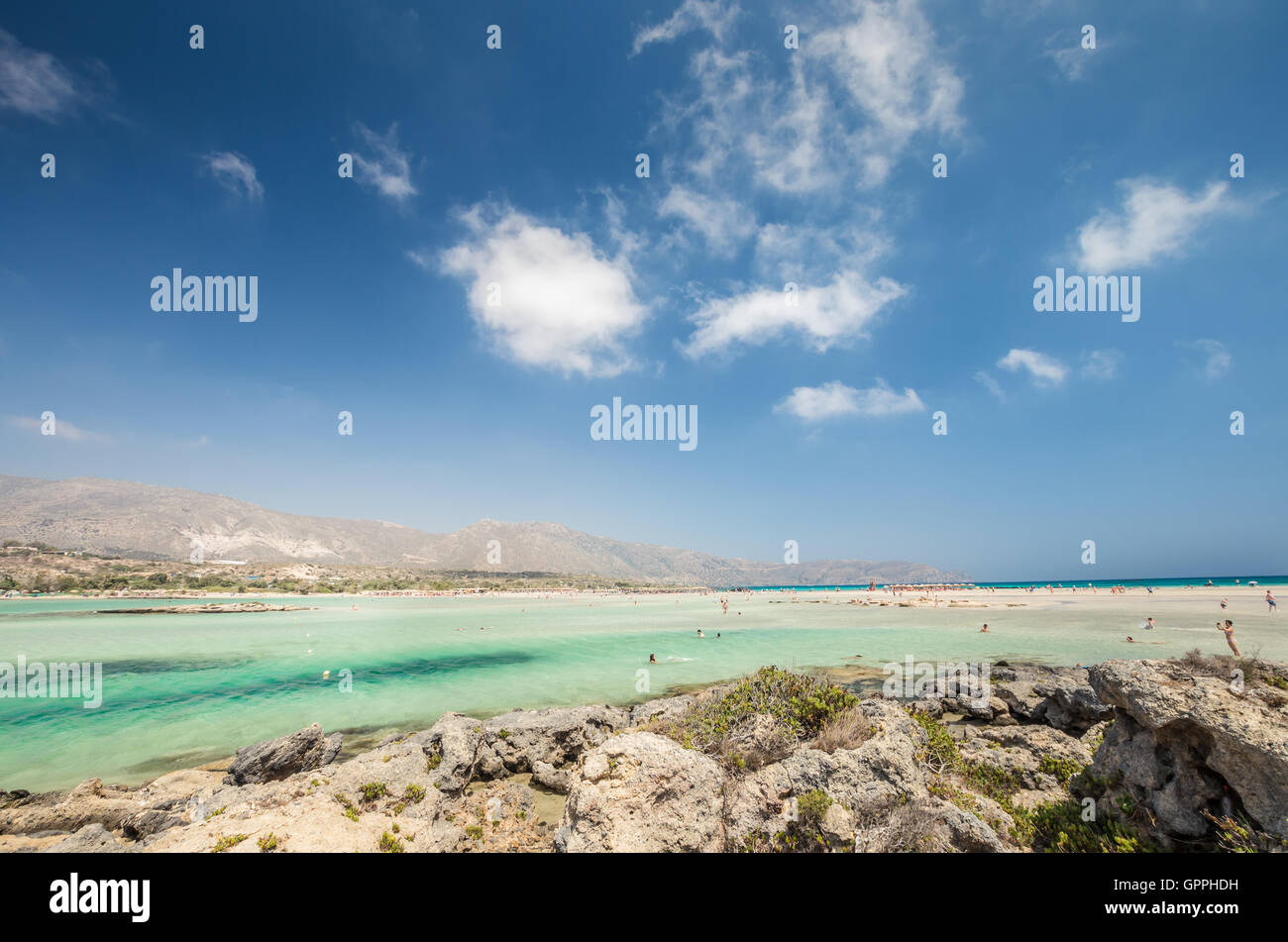 Elafonissi Laguna, Creta, Grecia. Elafonisi beach è una delle spiagge più belle d'Europa. Ci sono rosa e sabbia nera. Foto Stock