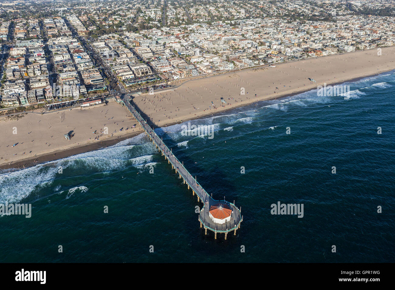 Vista aerea di popolari Manhattan Beach Pier vicino a Los Angeles, California. Foto Stock